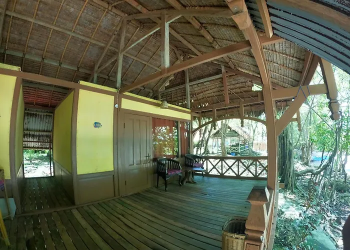 Hoga Island Dive Resort